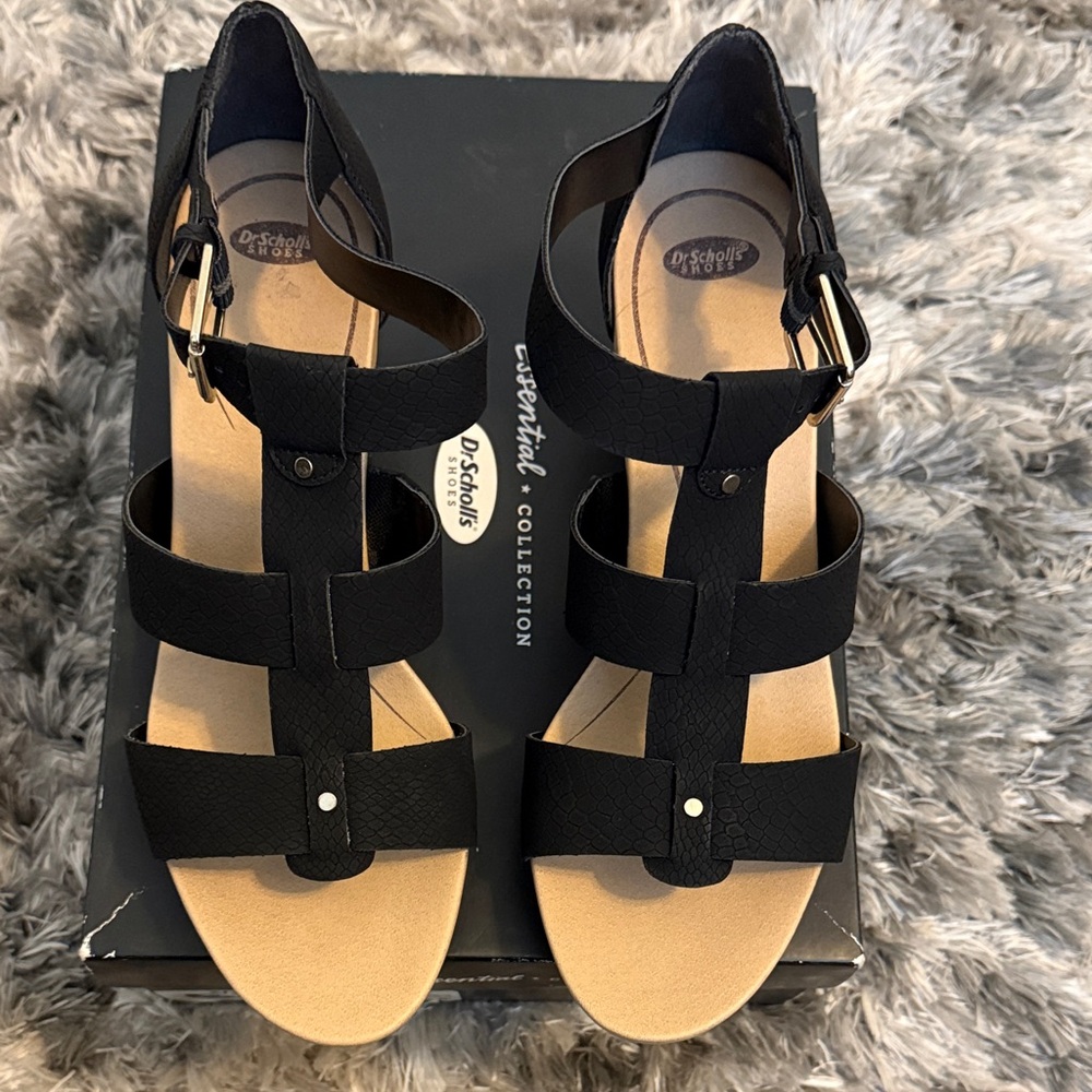 Dr. Scholl's Black Strappy Sandals with Tan Footbed